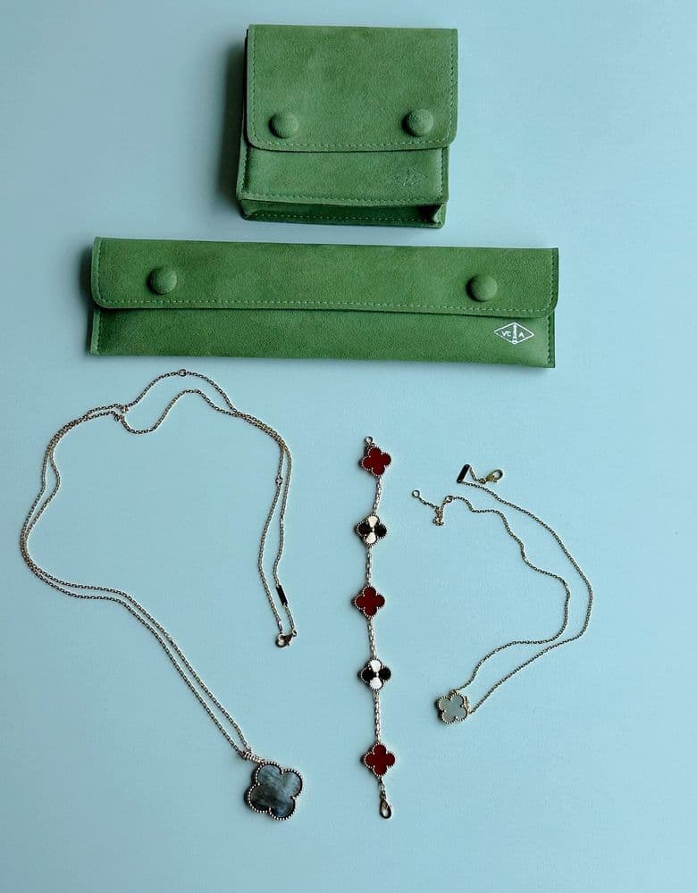 Van Cleef & Arpels Magic Alhambra 5-motif set with Sweet Mother of Pearl earrings (3-piece set)