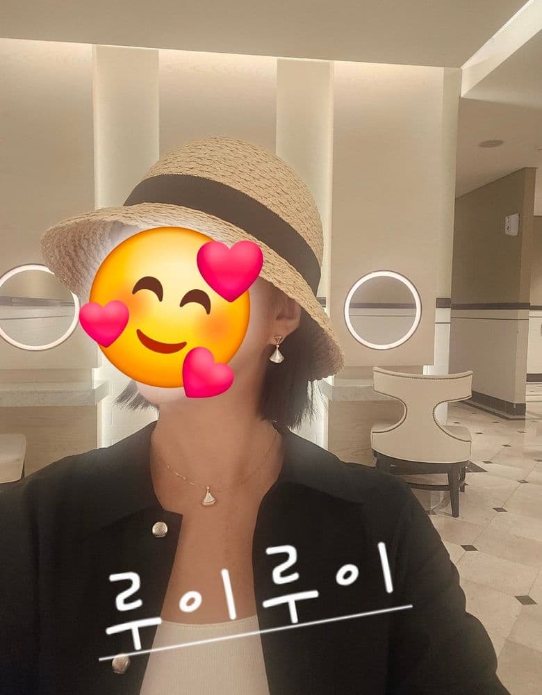 Bulgari Divas' Dream Earrings with a milky, opalescent mother-of-pearl.