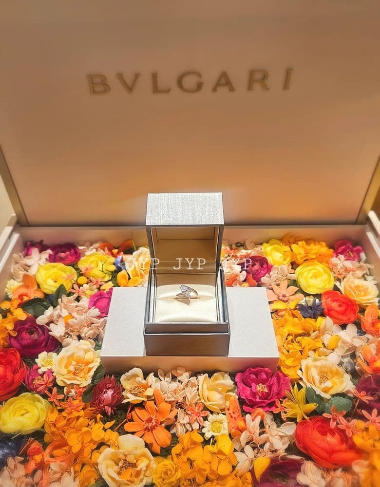 불가리 디바스드림 반지, 자개/다이아 반반