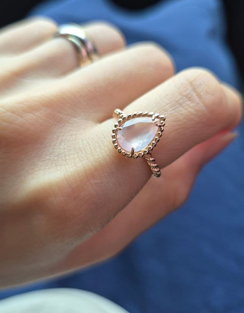 부쉐론 쎄뻥 반지, 연한 핑크 원석