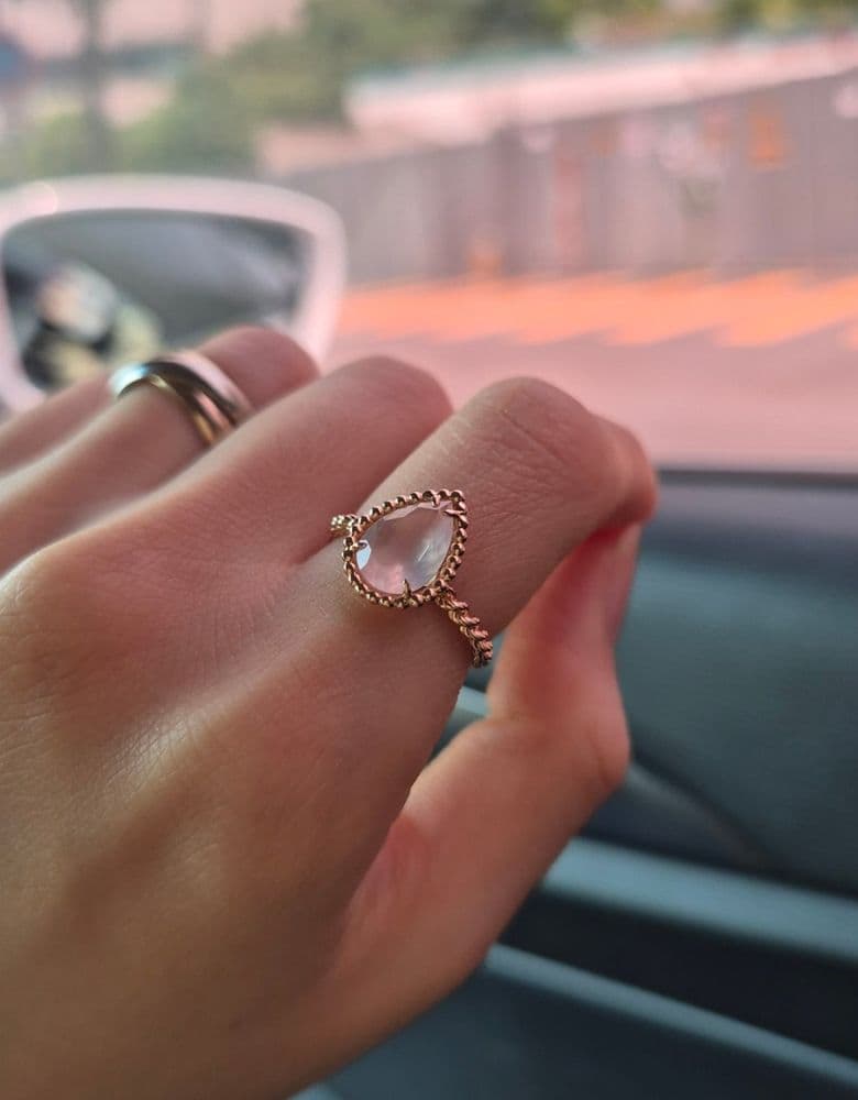 부쉐론 쎄뻥 반지, 연한 핑크 원석