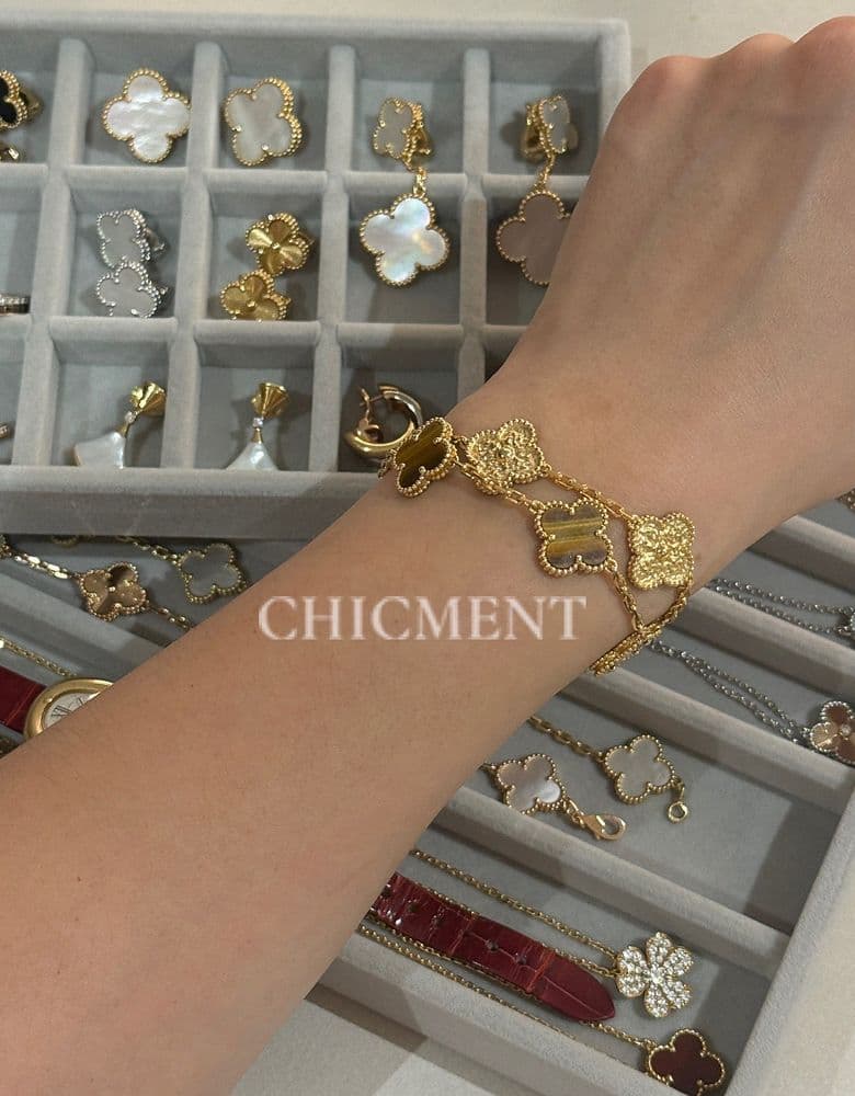 반클리프 5모티브 레이어드 (feat. 해머드 옐골)