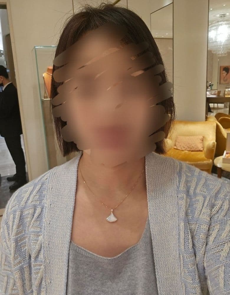 Bulgari Divas' Dream Large Mother-of-Pearl Necklace Review