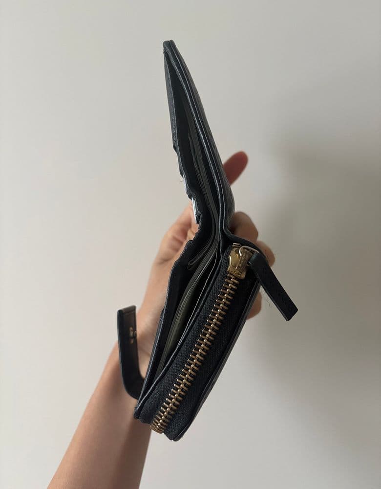Gucci bifold wallet