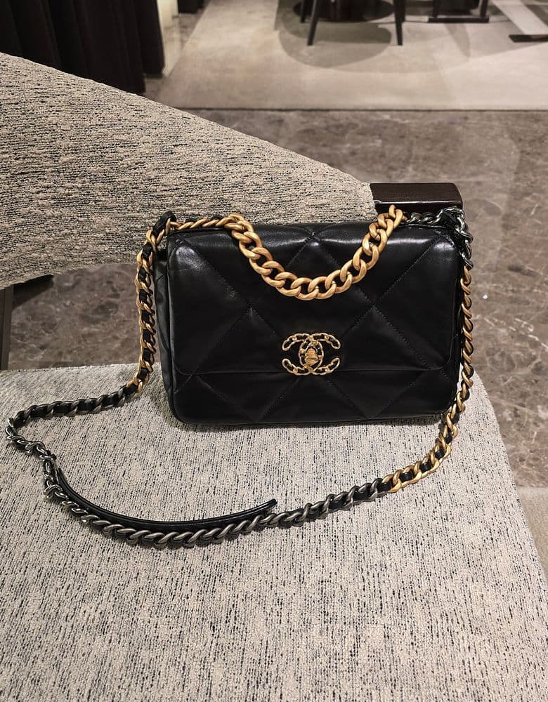 Chanel 19 Bag, Black, Medium