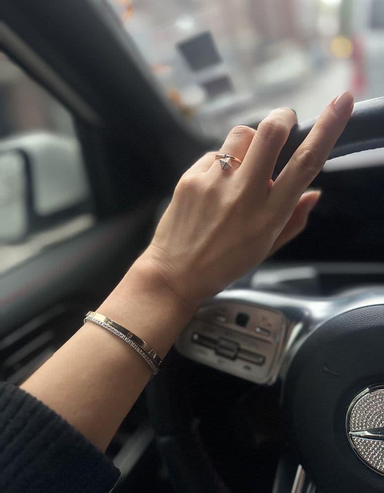 Hermès ring, Cartier Ecrou bracelet - my everyday essentials.