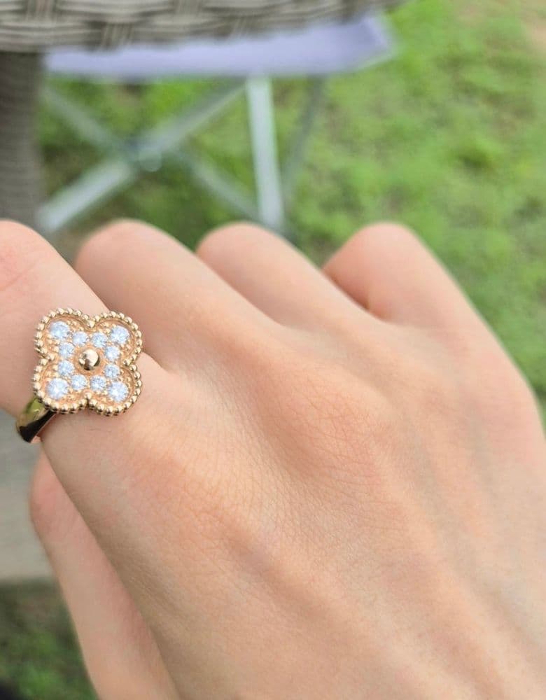 Vintage diamond ring in rose gold