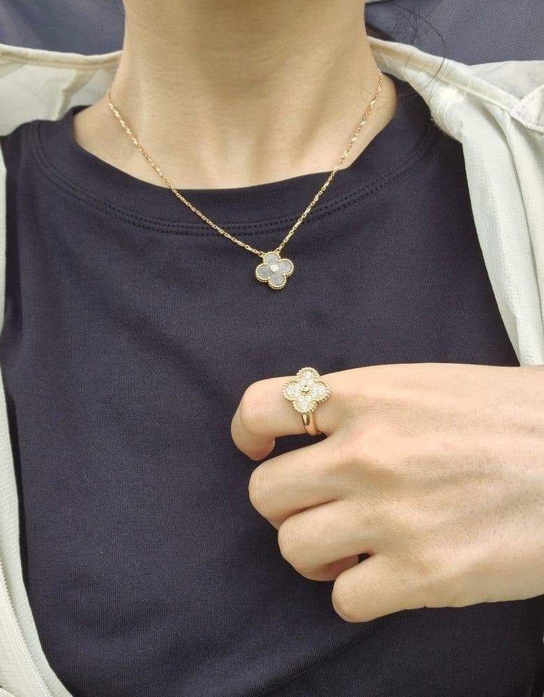 Vintage diamond ring in rose gold