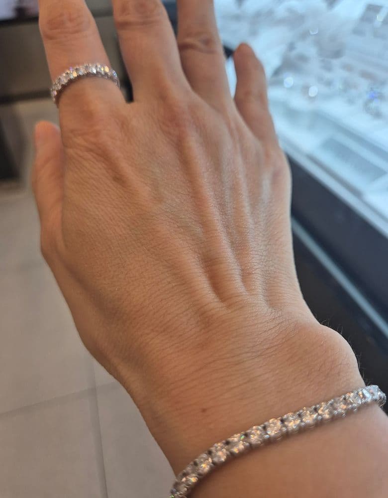 Tennis bracelet, ring