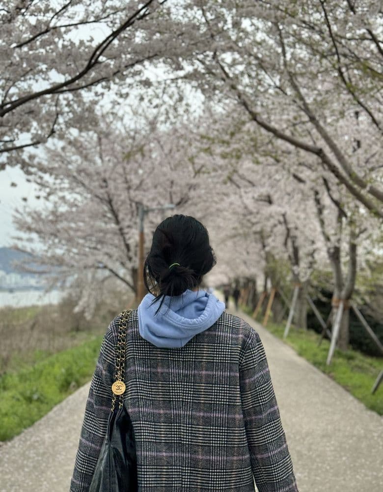 My one-year review of the Chanel 22 bag in black with gold hardware (small size).