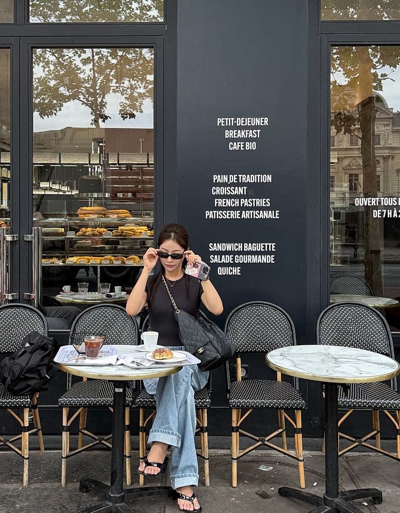 Chanel Classic Flap Bag, Medium size, in Black