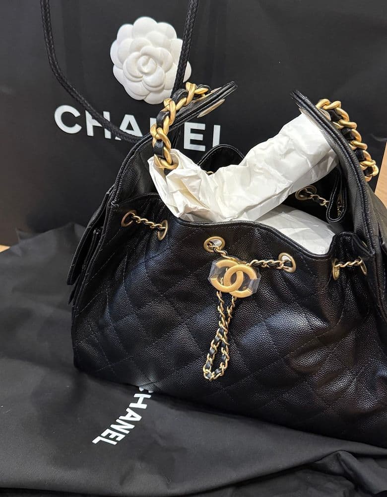 Chanel 2.5 Small Caviar Bag - IRL look