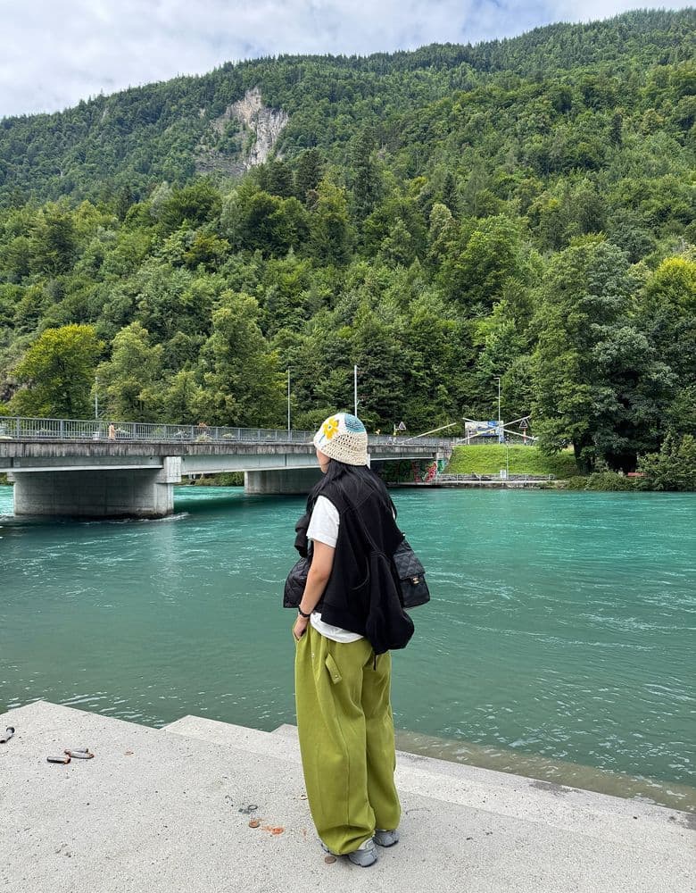 Chanel 2.5 Small Caviar Bag - IRL look