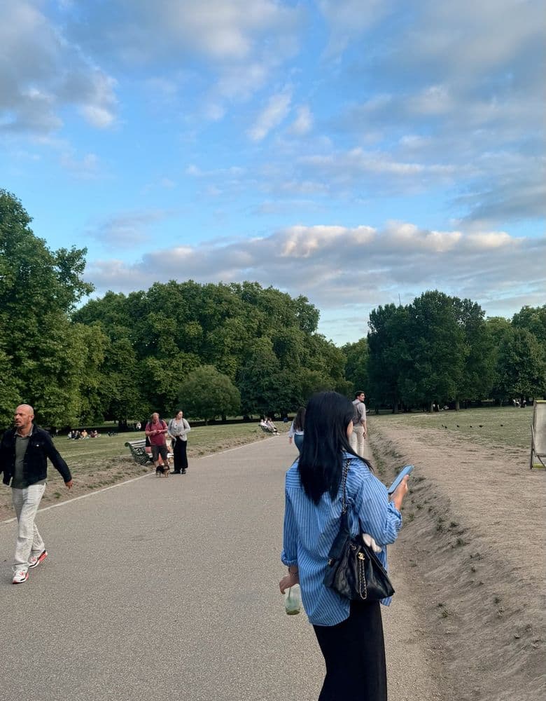 Chanel 2.5 Small Caviar Bag - IRL look