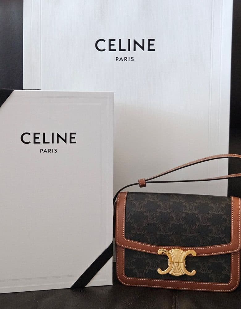 셀린느 틴 트리옹프 캔버스🩷