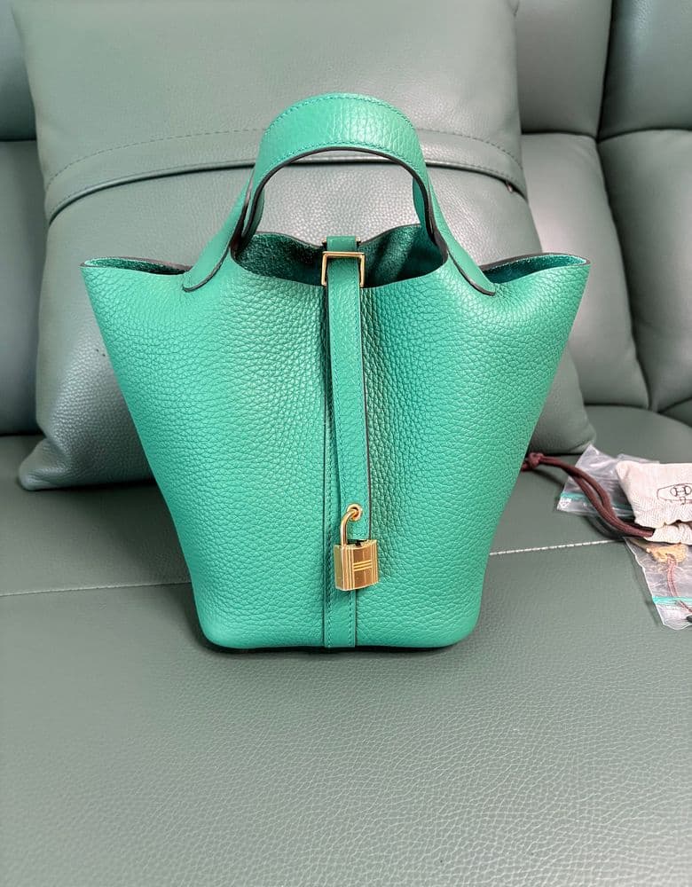 에르메스 피코탄 18 베르트 베티고 색상