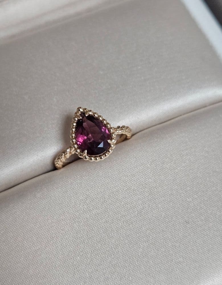 Boucheron garnet ring