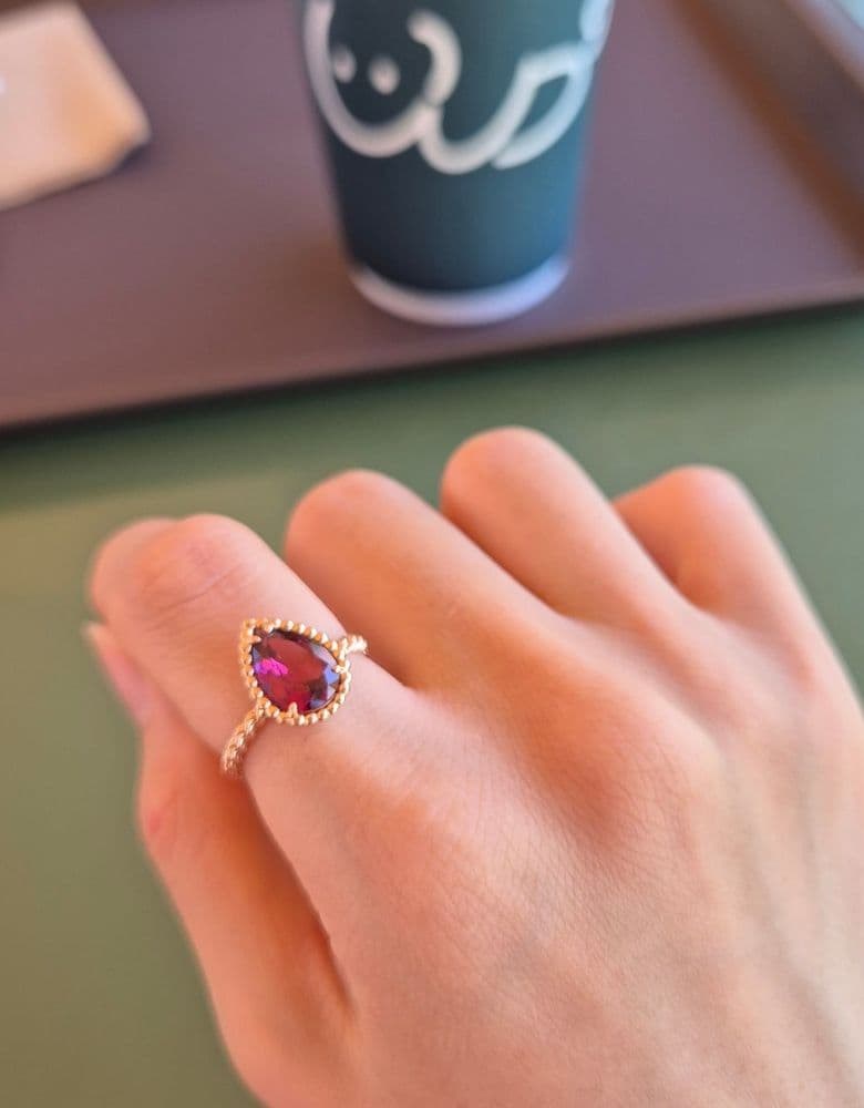 Boucheron garnet ring