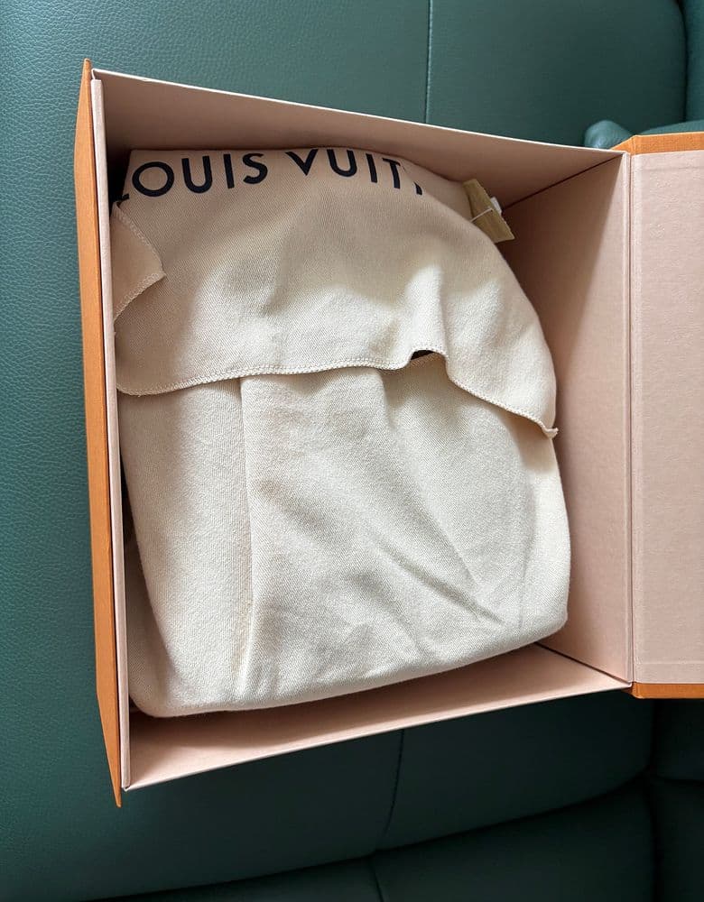 Got myself a Louis Vuitton NeoNoe BB! (KRW 가격은 구매가에 따라 다름)