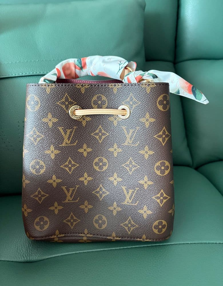 Got myself a Louis Vuitton NeoNoe BB! (KRW 가격은 구매가에 따라 다름)