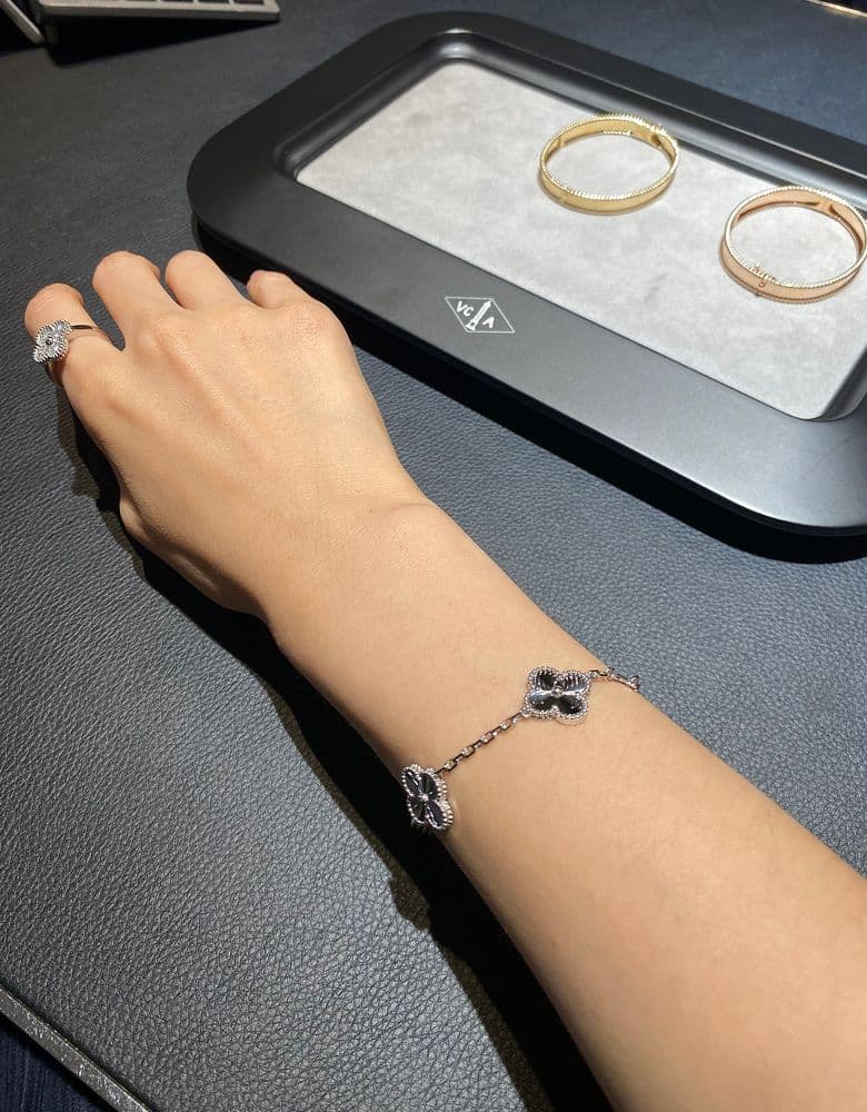 반클리프 뻬를리 시그니쳐 팔찌