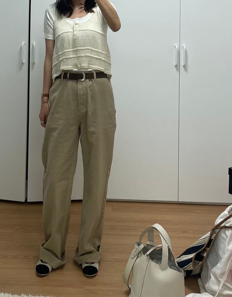 Chanel 25A Velvet Mary Janes in classic black and beige.