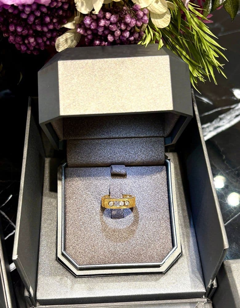 Mesika Movnoa Sizzle Ring