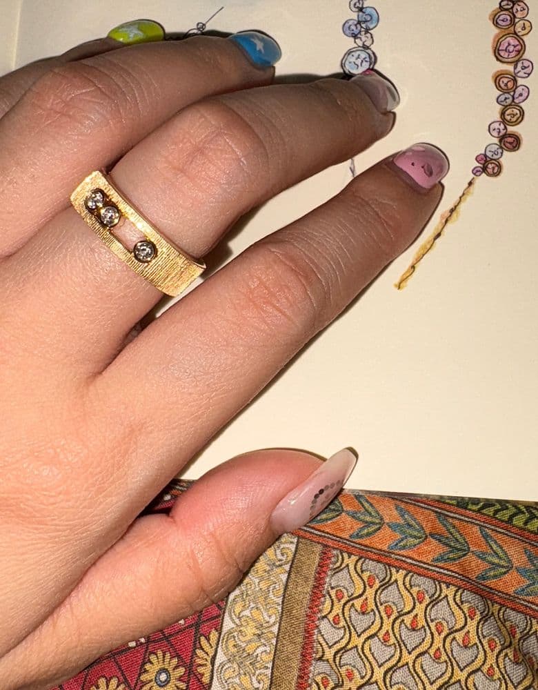 Mesika Movnoa Sizzle Ring