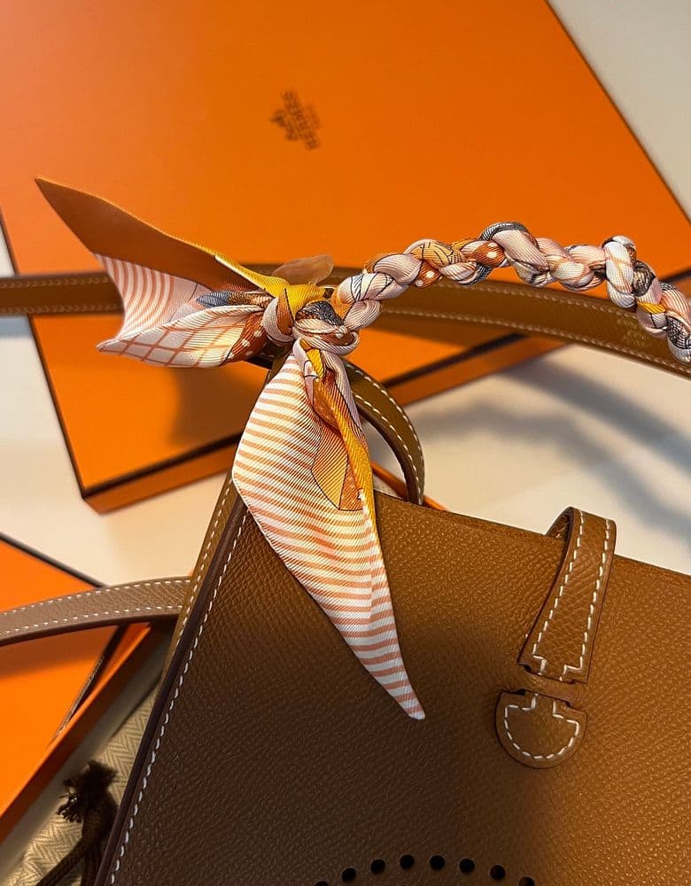 I got my hands on the Hermès Mibeline (Mini Evelyne) Sellier Epsom in Gold!