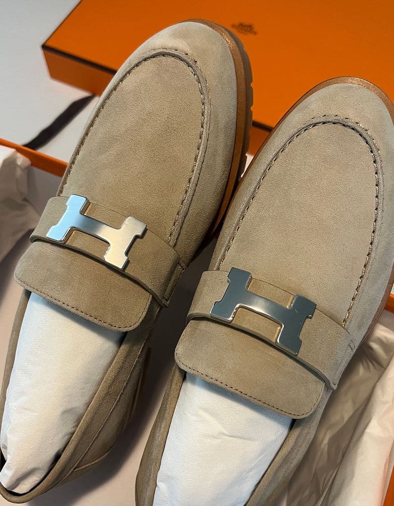 Hermès Faubourg loafers in beige.