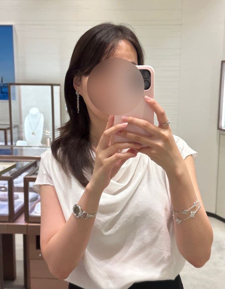 Looking to purchase a Van Cleef & Arpels Vinda necklace. Also considering Vinda earrings, the Sweet Alhambra diamond 6 motif, Guilloché 5 motif, Damiani Mimosa ring and earrings, and Fred Chance Infinite earrings (pics of them on would be great!).