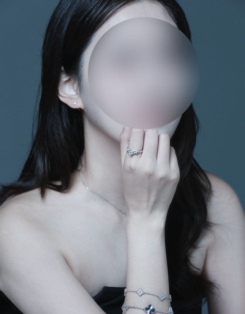 Looking to purchase a Van Cleef & Arpels Vinda necklace. Also considering Vinda earrings, the Sweet Alhambra diamond 6 motif, Guilloché 5 motif, Damiani Mimosa ring and earrings, and Fred Chance Infinite earrings (pics of them on would be great!).