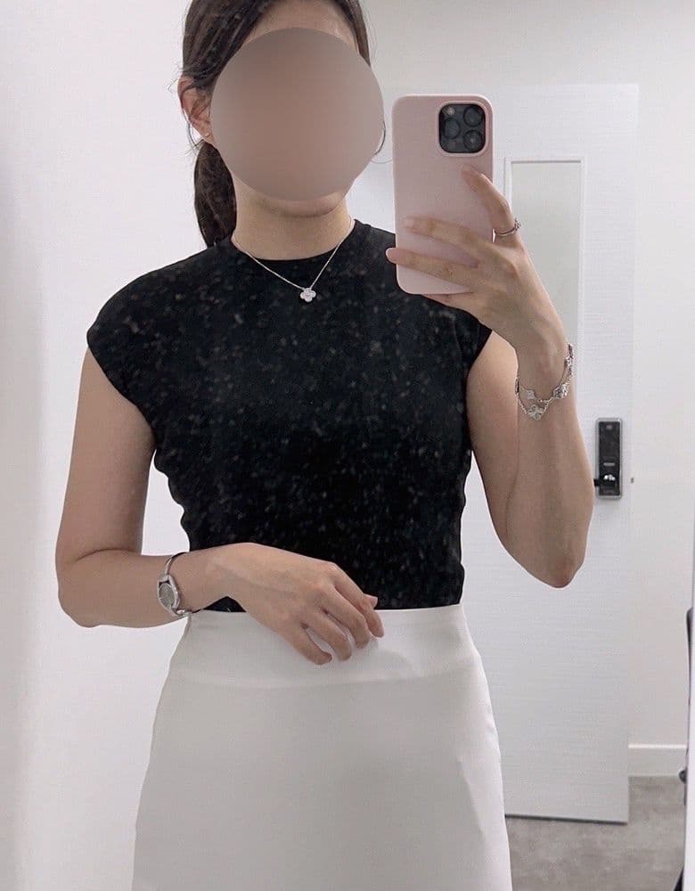 Looking to purchase a Van Cleef & Arpels Vinda necklace. Also considering Vinda earrings, the Sweet Alhambra diamond 6 motif, Guilloché 5 motif, Damiani Mimosa ring and earrings, and Fred Chance Infinite earrings (pics of them on would be great!).