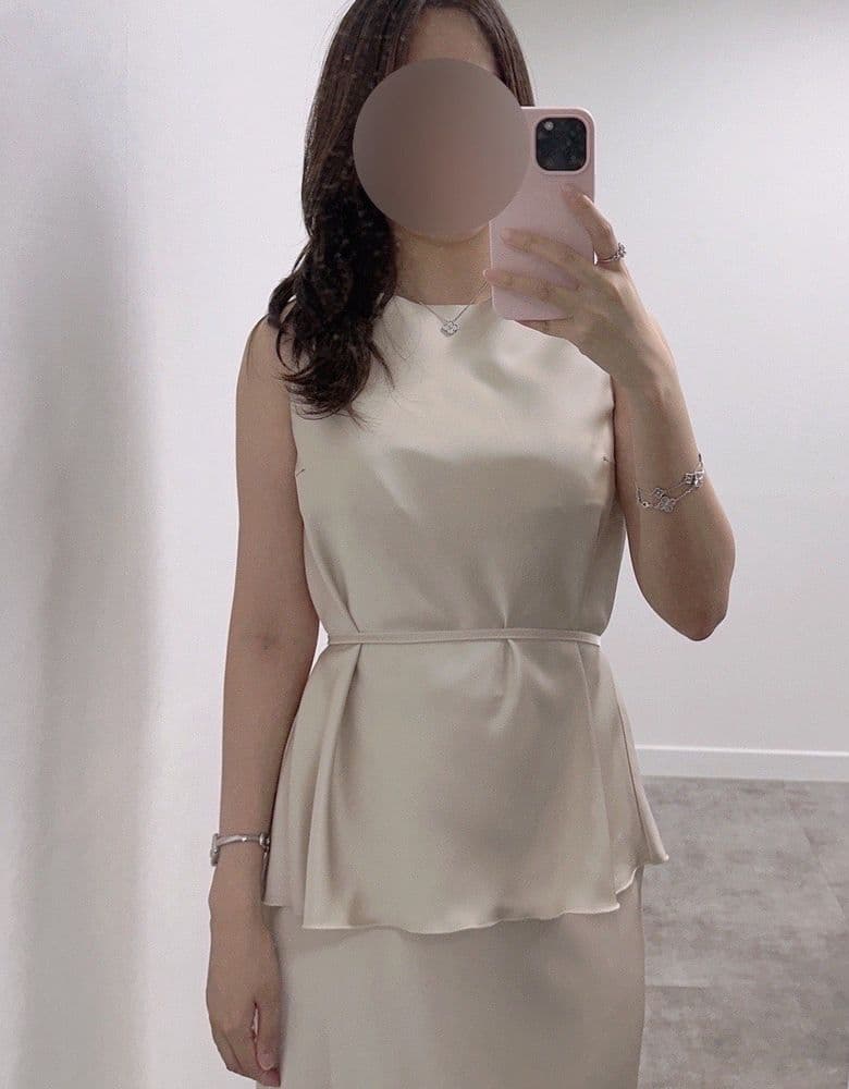 Looking to purchase a Van Cleef & Arpels Vinda necklace. Also considering Vinda earrings, the Sweet Alhambra diamond 6 motif, Guilloché 5 motif, Damiani Mimosa ring and earrings, and Fred Chance Infinite earrings (pics of them on would be great!).