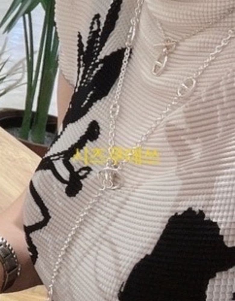 Hermès Chaine d'Ancre Pendant & Hermès Chypre Sandals