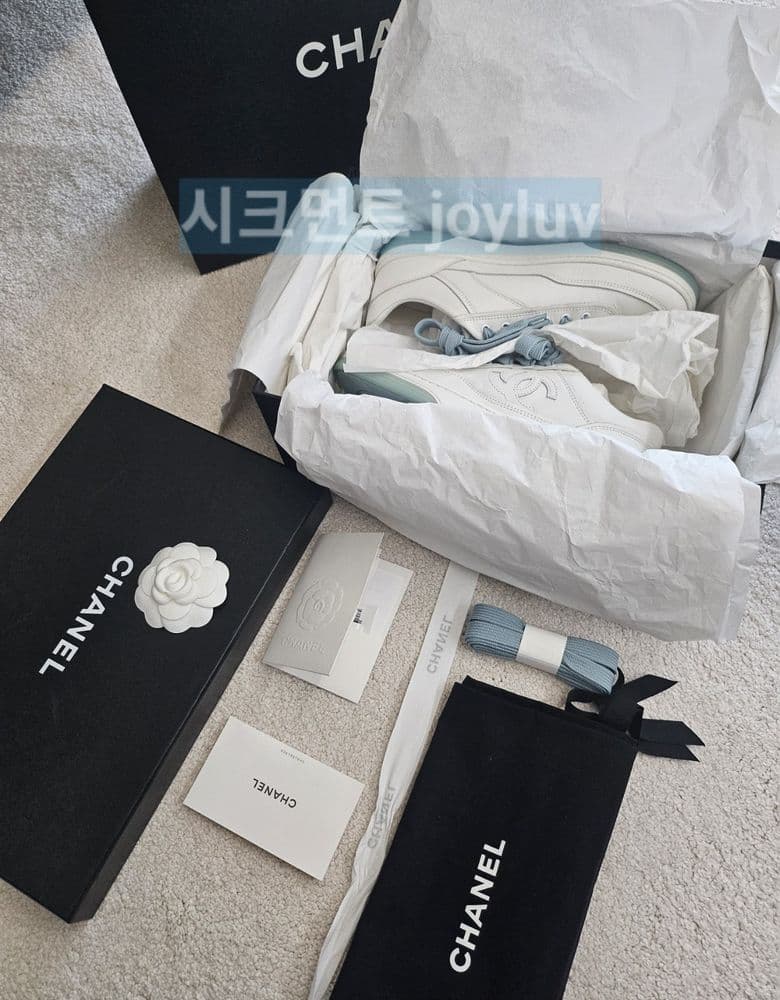 샤넬 마크다운 스니커즈