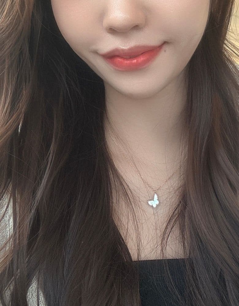 Van Cleef & Arpels Sweet Butterfly necklace