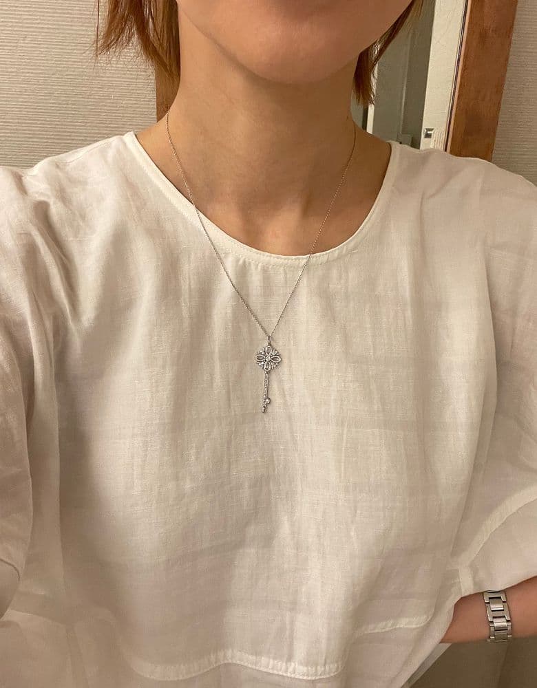 Tiffany Victoria Key wearing shot