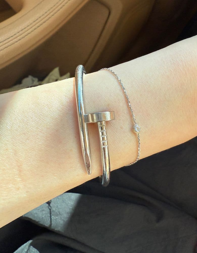 까르띠에 인상 저스트앵끌루, 러브 브레이슬릿 착용 샷