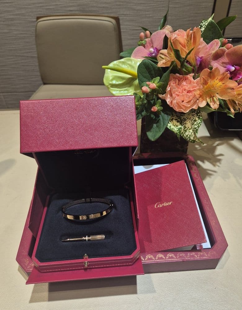 불가리 비제로원 오리지널, 까르띠에 러브팔찌 미디엄