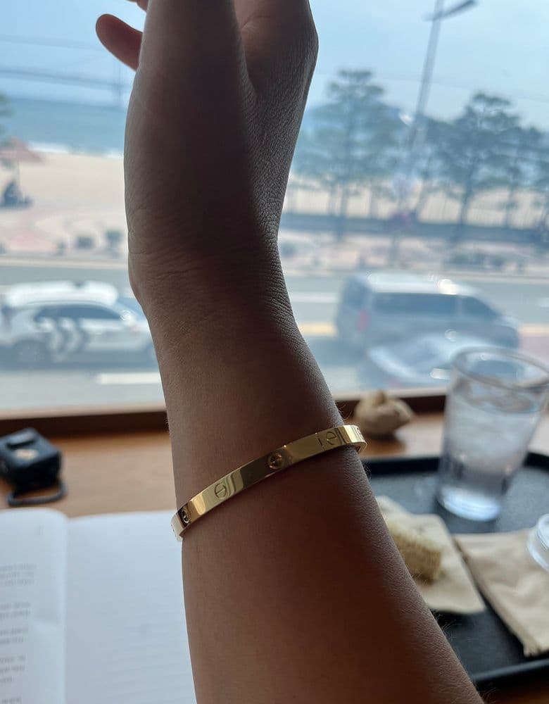 까르띠에 러브팔찌 미듐