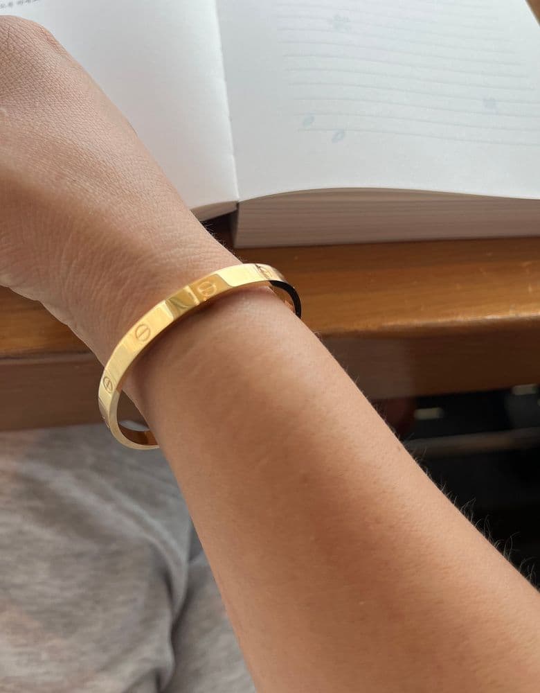 까르띠에 러브팔찌 미듐