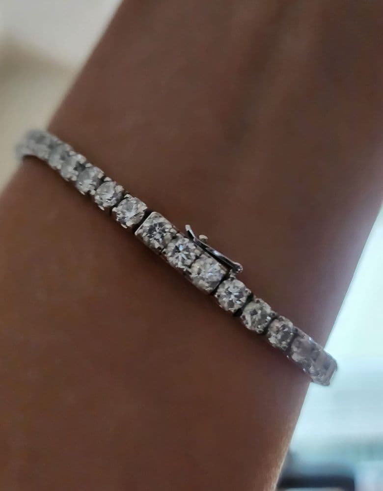 엘도라도 테니스팔찌 착용샷