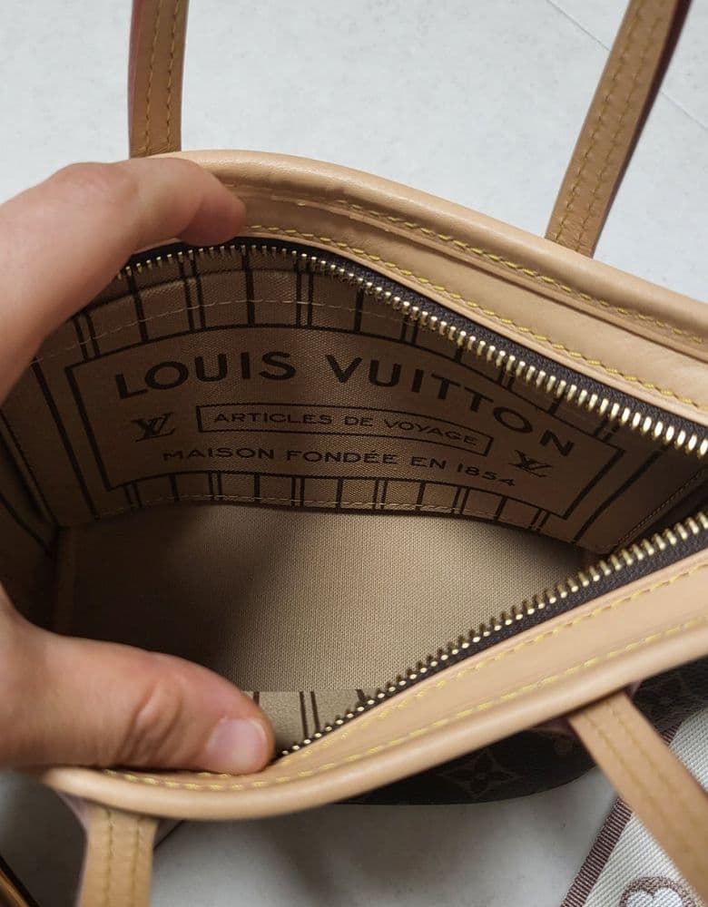 Louis Vuitton Neverfull BB