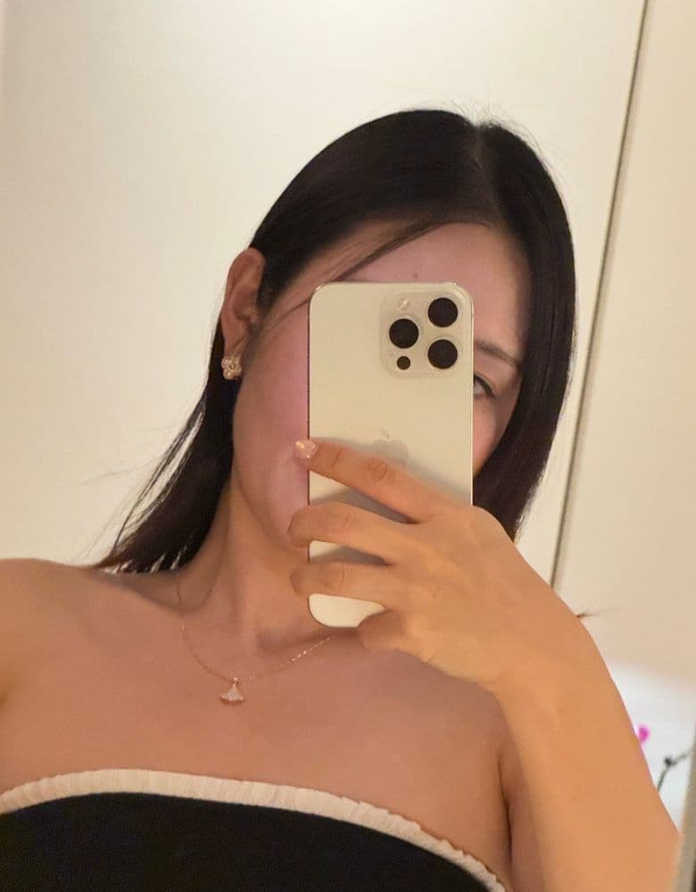 Van Cleef & Arpels Alhambra Vintage Diamond Rose Gold Earrings - A few months in and here are my thoughts.