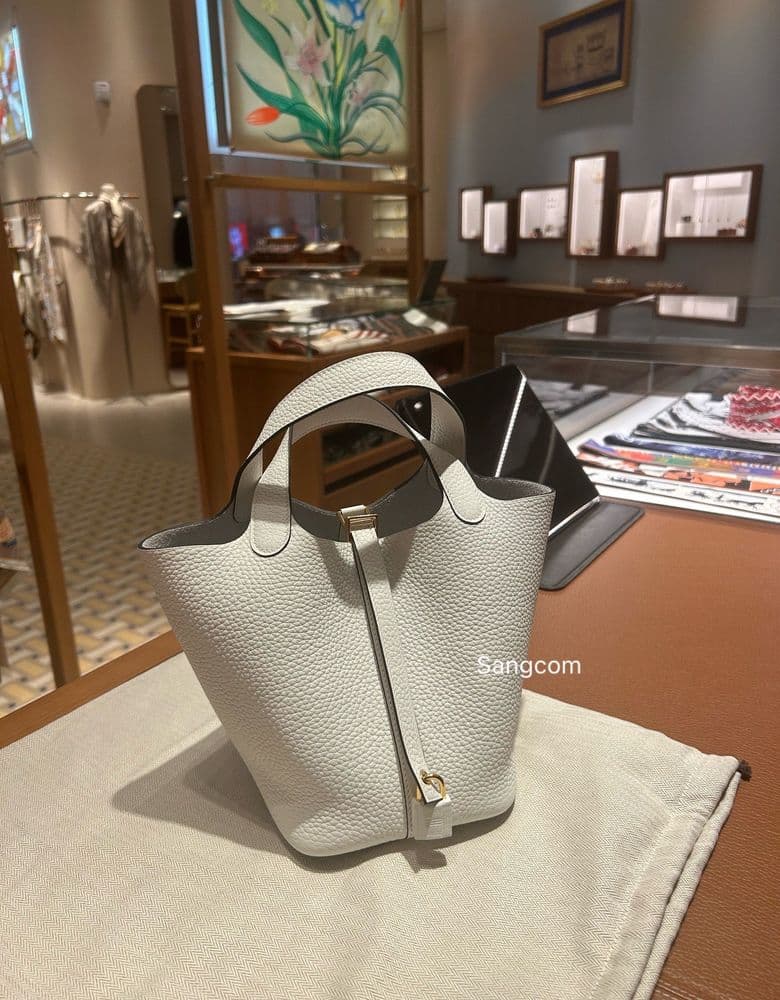 Scored an Hermes Picotin 18 in new white with gold hardware! Walk-in success!