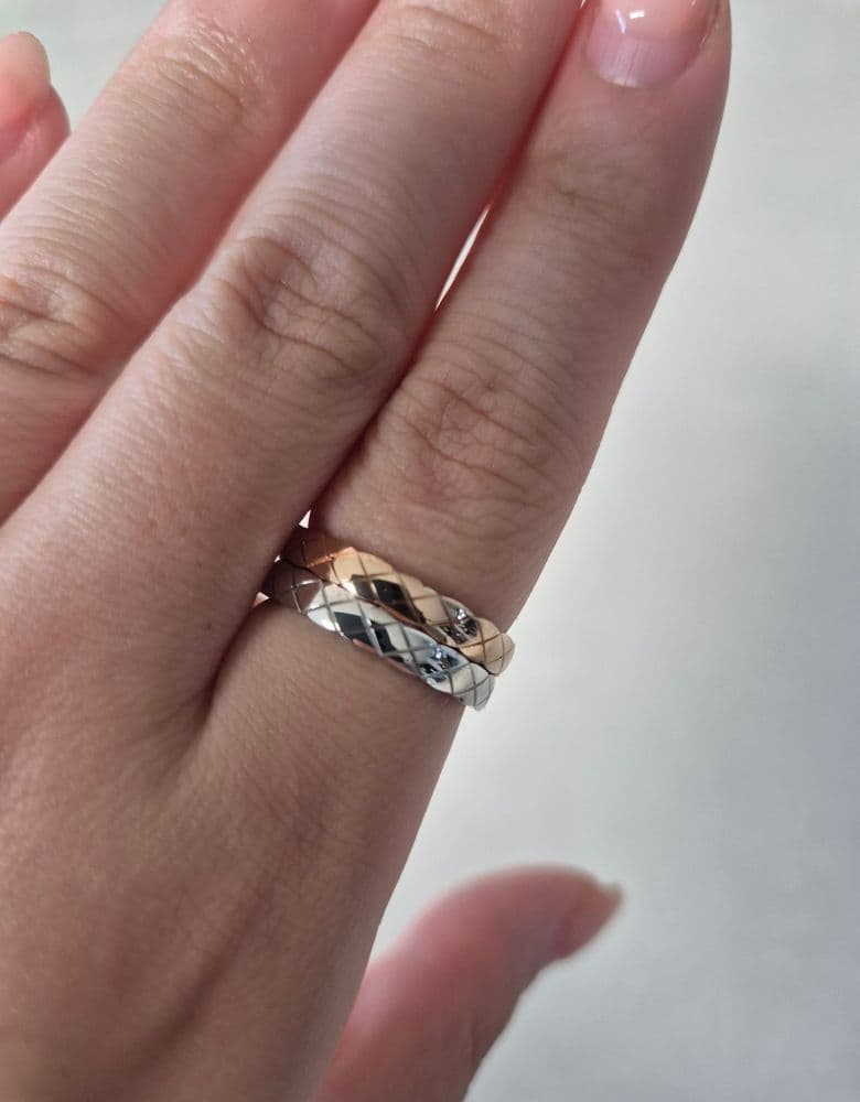 Chanel Coco Crush mini ring in white gold and beige gold.