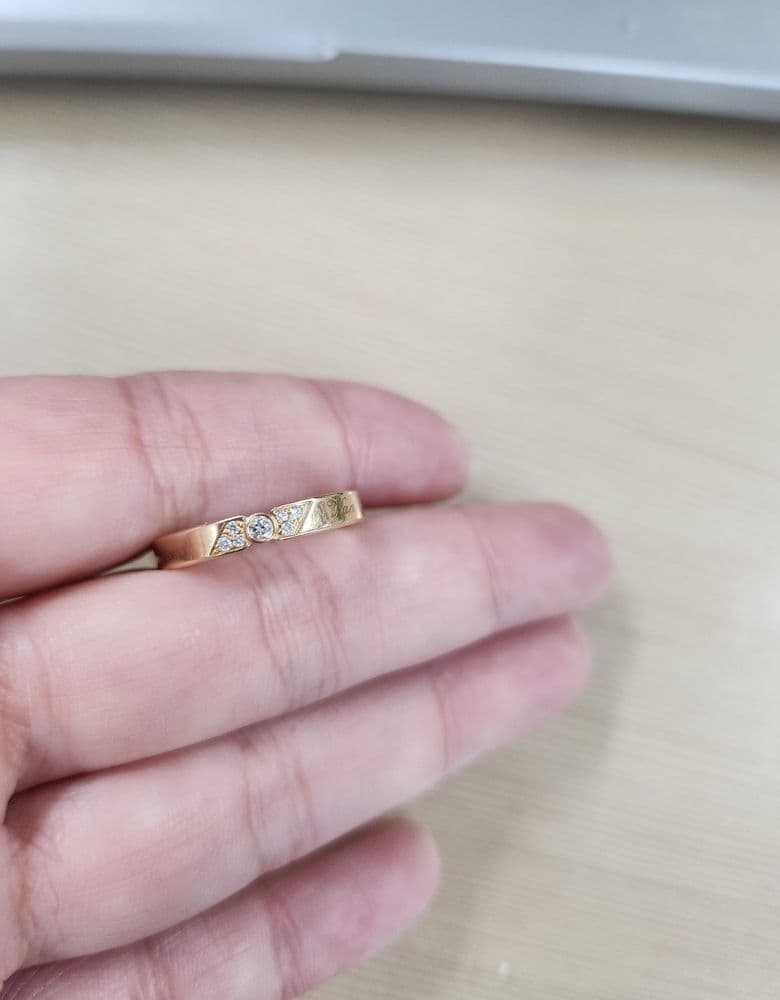 Van Cleef & Arpels Etoile Wedding Band