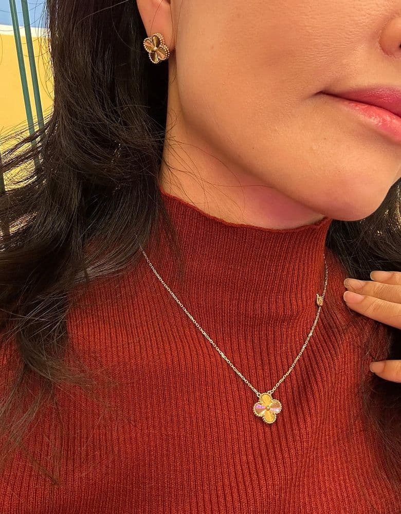 반클리프 기요세 귀걸이