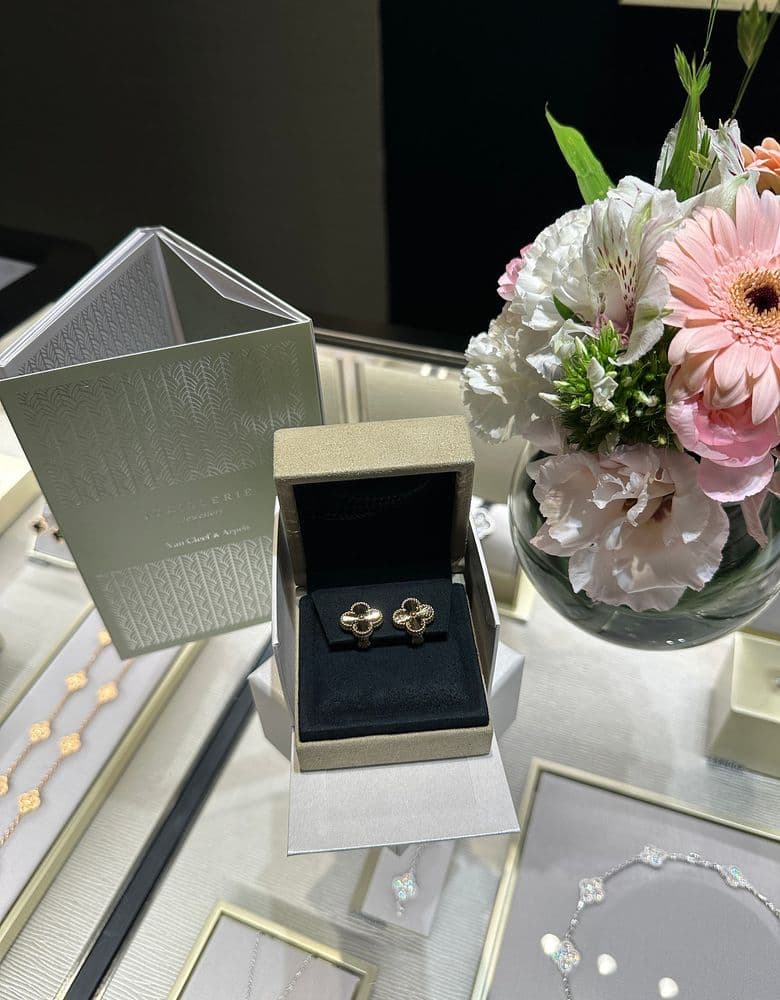 반클리프 기요세 귀걸이